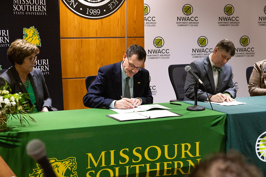 Missouri Southern State University Signs Transfer Agreement with NorthWest Arkansas Community College 